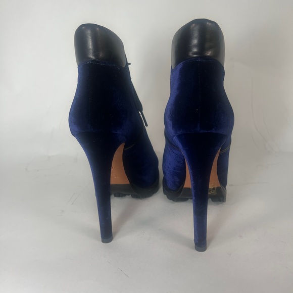 Alaia Paris Royal Blue Velvet Tie Up Stilletto Booties NEW beautiful condition - Picture 4 of 13